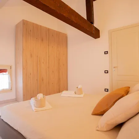 Appartement Mansarda Shakespeare - Car Parking Ferrare
