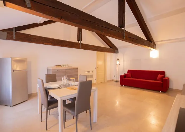 Mansarda Shakespeare - Car Parking Apartment Ferrara